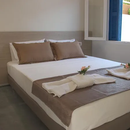 Апартаменти Danai House